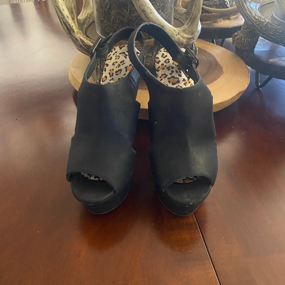 Steve Madden "Edgy" black heels